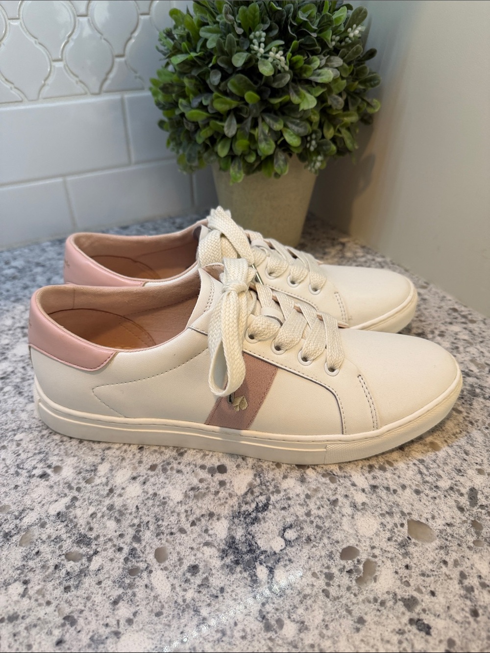 Kate Spade Iggy Sneakers Size 10 Lace-Up Sneakers